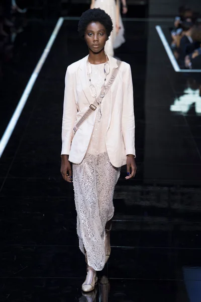 Look 48